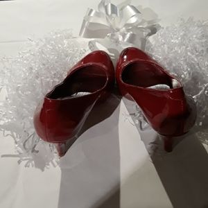 Falls Creek red pumps